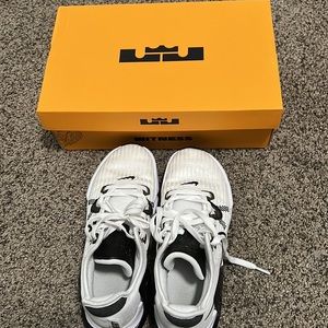 Nike basketball shoes